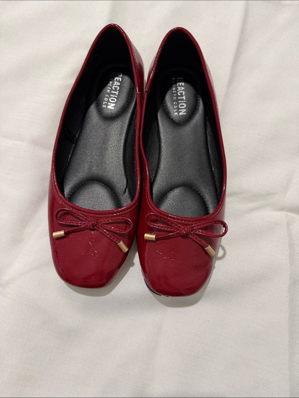 Reaction Kenneth Cole Burgundy Patent Bow Ballet Flats